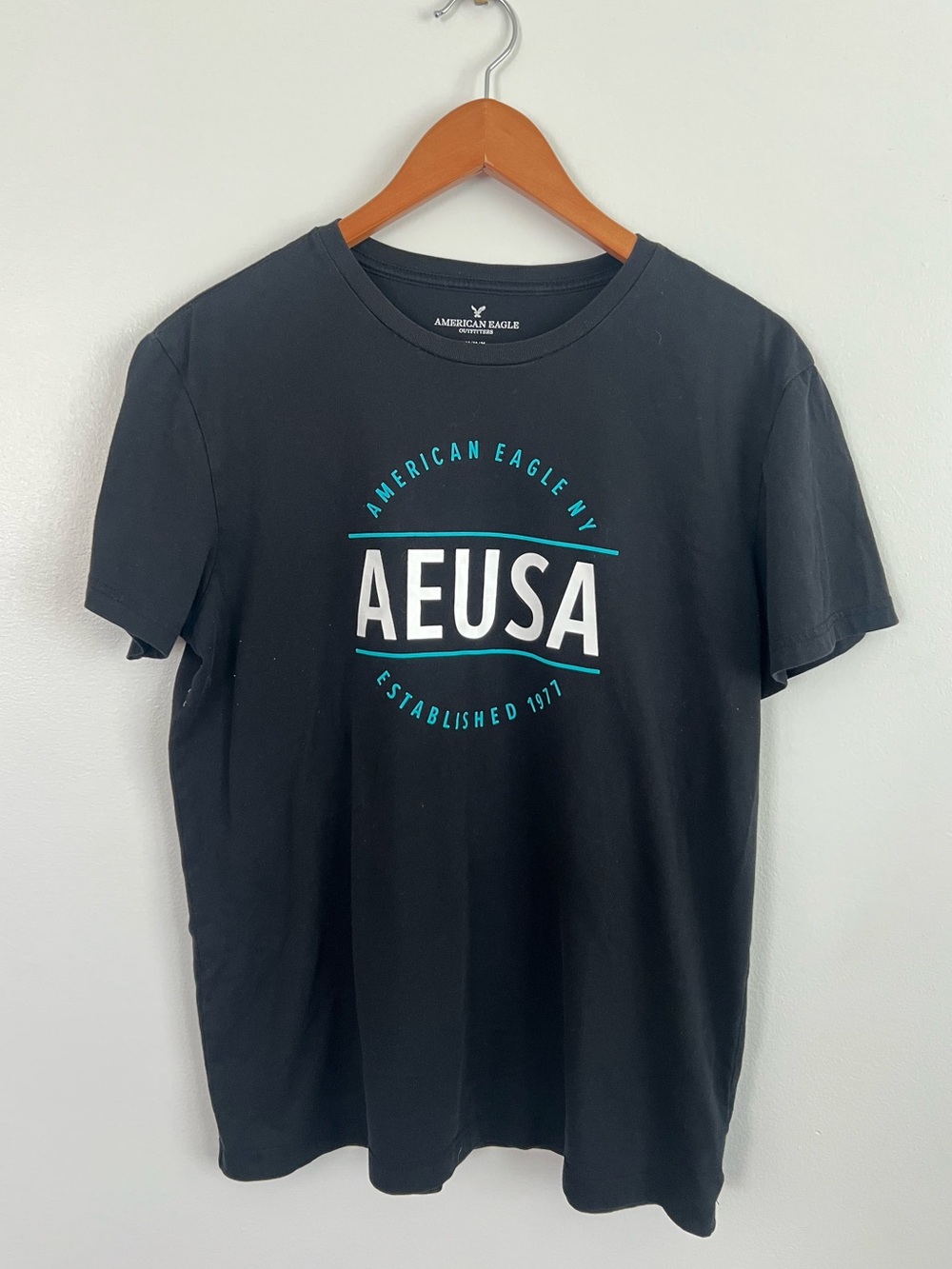 American Eagle Men’s Black T-shirt